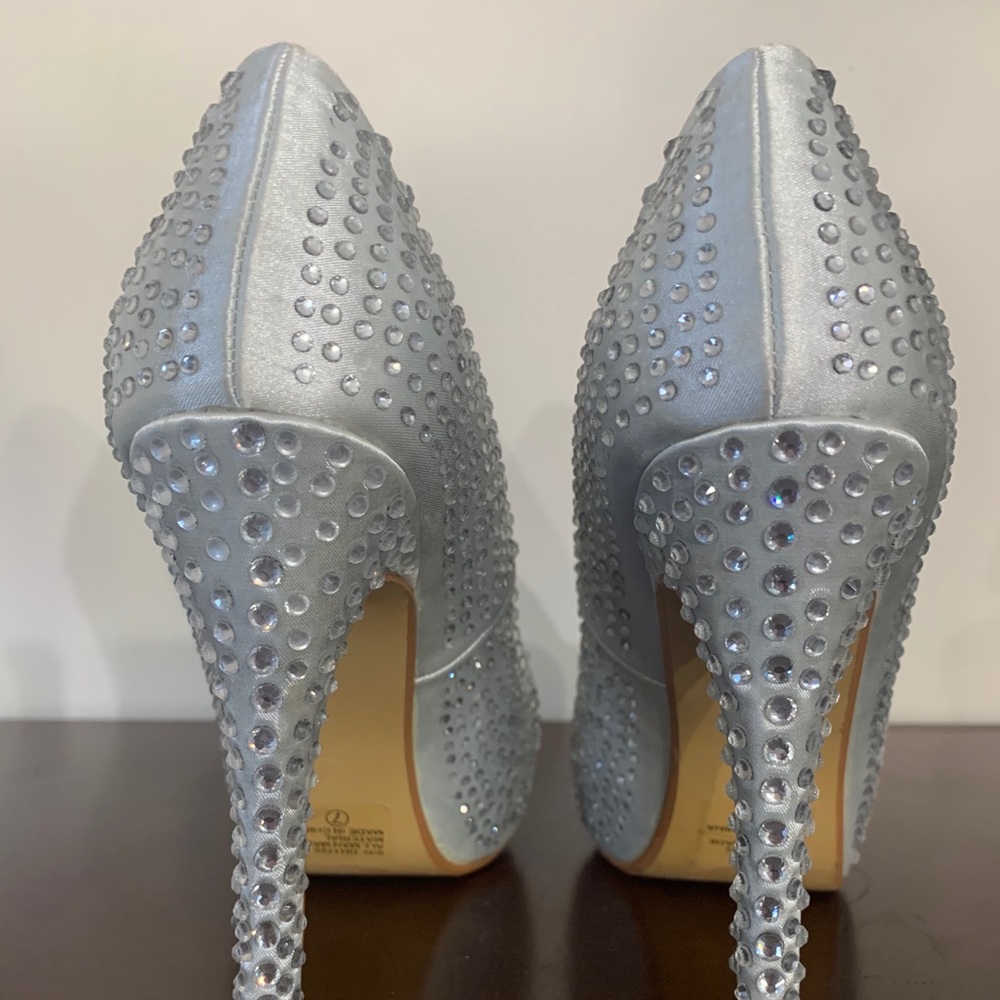 Heels - Picture 9 of 11